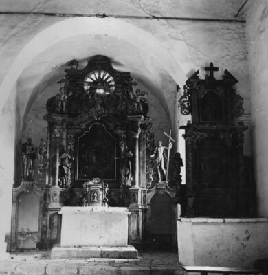 Taborište (Petrinja) - Kapela Sv. Petra, grobljanska, unutra
