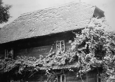 Greda Sunjska (Sunja) - Ulično pročelje drvene kuće kbr. 98,