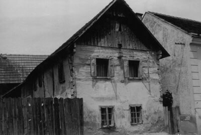 Petrinja - Brvnara katnica "na ključ" u ul. Careka kbr. 13 (