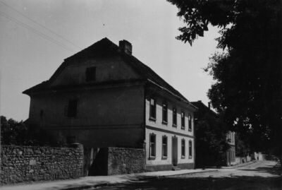 Glina - Kuća kbr. 9 na glavnom gradskom trgu