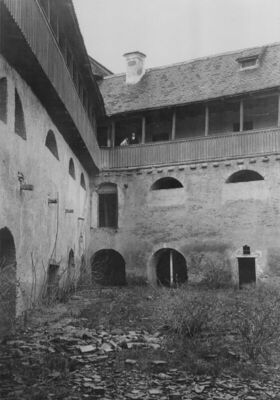 Sisak - Stari grad - Detalj: unutarnje dvorište, sjeverozapa