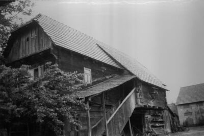 Donja Gračenica (Popovača) - Lijepa drvena kuća na kat (kbr.
