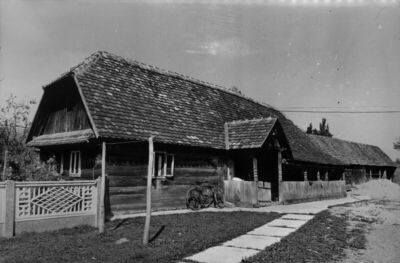 Potok (Popovača) - Stambena drvena prizemnica kbr. 310 s tri