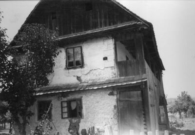 Majur - Jednokatna brvnara čije su oblice ožbukane, kbr. 5