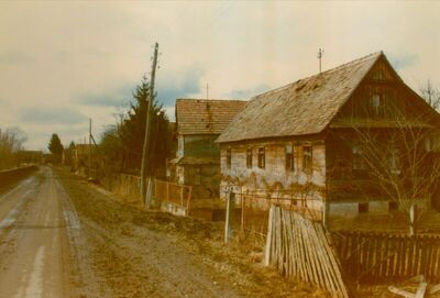 Krapje (Jasenovac) - Ulični potez s drvenim kućama