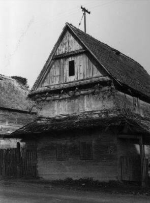 Krapje (Jasenovac) - Kuća kbr. 19, ulično zabatno pročelje
