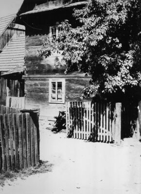 Greda Sunjska (Sunja) - Uže pročelje kuće kbr. 45 s kolnim u