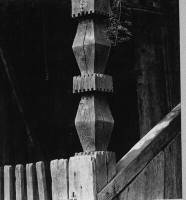 Gušće (Sisak) - Detalj stupa trijema drvene kuće kbr. 84