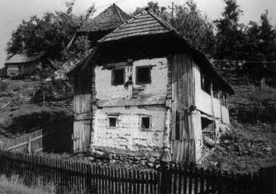 Komora (Dvor na Uni) - Kuća I obitelji Trivanović, drvena, n
