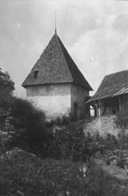 Hrvatska Kostajnica - Stari grad - Kula s dvorišne strane, n