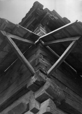 Drenov Bok (Jasenovac) - Drvena katnica, detalj: hrastovi pl