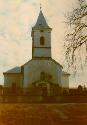 Novska - Župna crkva sv. Luke - Vanjština - pogled na glavno