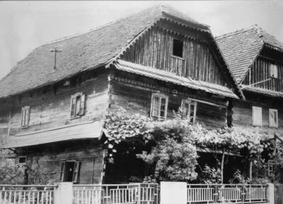 Greda Sunjska (Sunja) - Drvena katnica - „kuća na podrumu“, 