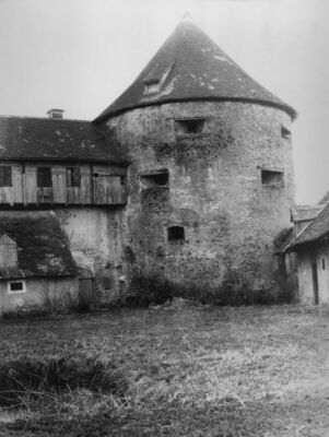 Sisak - Stari grad - Detalj: zapadna kula s vanjskog dvorišt