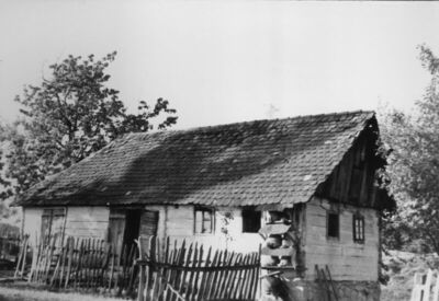 Donja Bučica (Glina) - Najstarija brvnara u selu, stara cca 