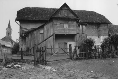 Hrastovica (Petrinja) - Kuća „na podrum“ sa zatvorenim „šten