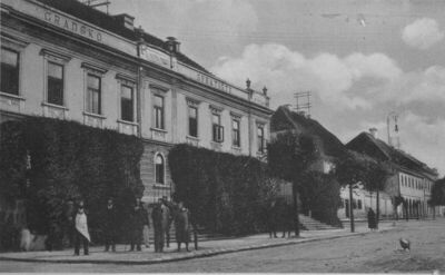 Petrinja - Banska ulica sa zdanjem Gradskog svratišta (Hrvat