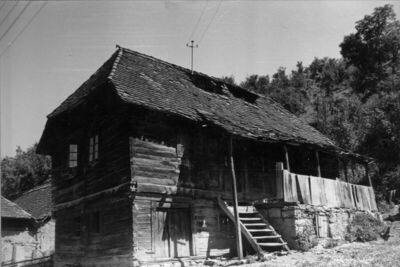 Oraovica (Dvor na Uni) - Karakteristična drvena kuća kbr. 24