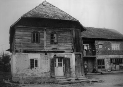 Matijevići (Dvor na Uni) - Kuća Pere Marijanovića, kamena, s