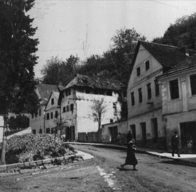Hrvatska Kostajnica - Ulica Davorina Trstenjaka, kbr. 10, 12