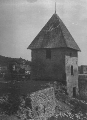 Hrvatska Kostajnica - Stari grad - Detalj: kula B oštećena u