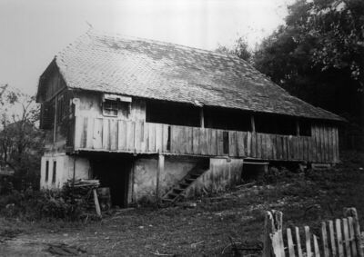Oraovica (Dvor na Uni) - Kuća Mihajla Puhača, drvena s ganjk