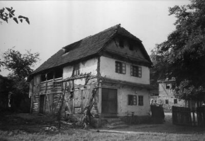 Baćin (Hrvatska Dubica) - Jednokatna brvnara, ožbukana, s dv