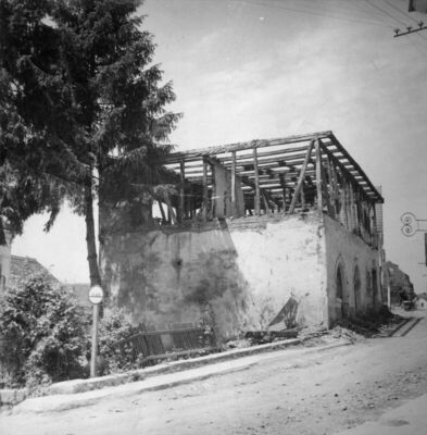 Hrvatska Kostajnica - Rušenje stilske jednokatnice - kuća kb