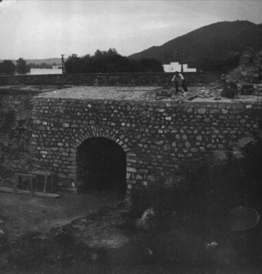 Hrvatska Kostajnica - Stari grad - Izrada zadnjeg sloja tera