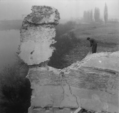 Sisak - Stari grad - Demontiranje zapadne kule, detalj: zapa