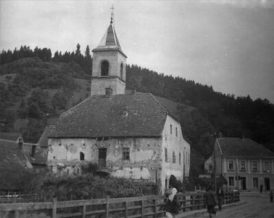 Hrvatska Kostajnica - Franjevačka crkva sv. Antuna Padovansk