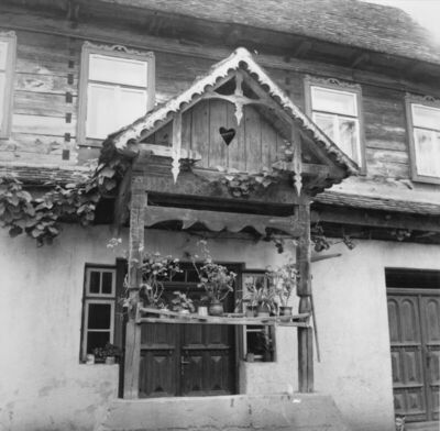 Gušće (Sisak) - Natkriveni ulaz u katnicu kuće kbr. 193
