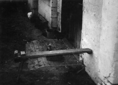 Selišće Sunjsko (Sunja) - „Pralja klup“ - klupa za pranje na
