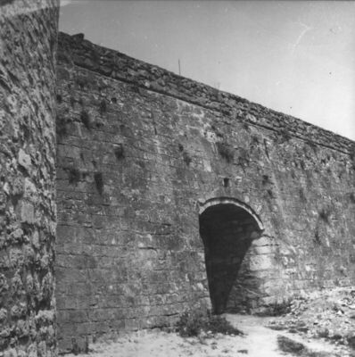 Hrvatska Kostajnica - Stari grad - Ulaz u grad, izvana