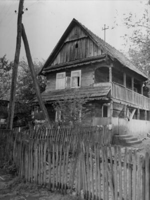 Kutinsko Selo (Kutina) - Drvena katnica - „Kuća na trem“, kb