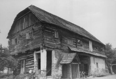 Mala Gorica (Petrinja) - Vrlo stara brvnara s podrumom pod z