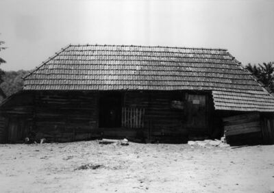 Zut (Dvor na Uni) - Štala u vlasništvu Rade Drače, kbr. 17