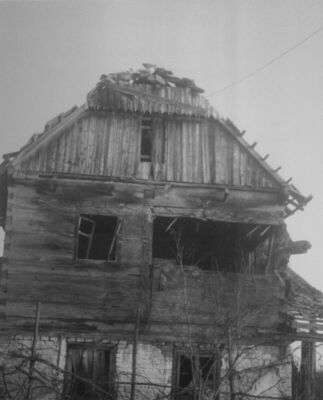 Stari Farkašić (Lekenik) - Oštećeno pročelje posavsko-pokups