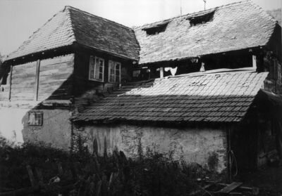 Oraovica (Dvor na Uni) - Kuća Adama Puhača građena kamenom i