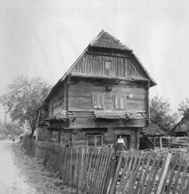 Gušće (Sisak) - Drvena katnica na „hrvatski vez“, kbr. 134