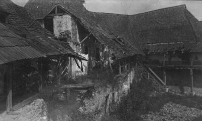 Hrvatska Kostajnica - Stari grad - Trakt s kulom s dvorišne 