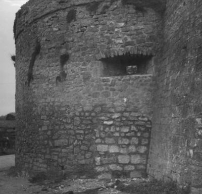 Hrvatska Kostajnica - Stari grad - Okrugla kula - zazidani o