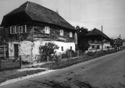 Unčani (Dvor na Uni) - Potez sela s kućama kbr. 61 i 63 u pr