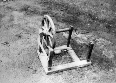 Žreme (Sunja) - „Čekrk“ za namatanje pređice. Izrađen oko 19