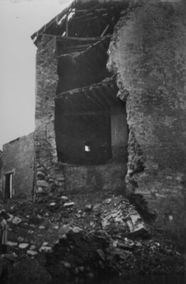 Sisak - Stari grad - Detalj: zapadna kula otvorena bombardir