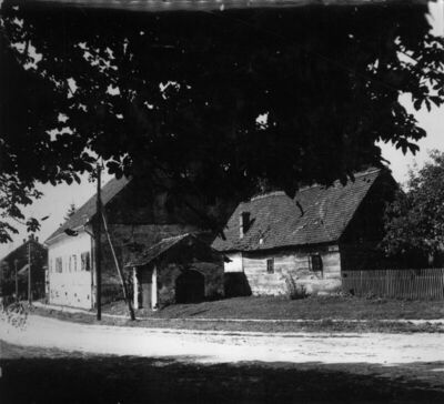 Kutina - Kurija župnog ureda sa zgradama u neposrednoj blizi