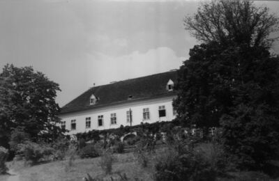 Popovača - Upravna zgrada posjeda Erdödy, sada bolnice za du