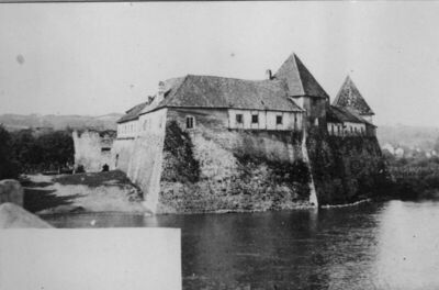 Hrvatska Kostajnica - Stari grad nad Unom