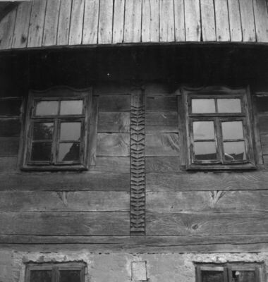 Donja Letina (Sunja) - Detalj zabatnog pročelja kuće iz 1930