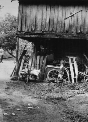Gušće (Sisak) - Dio stražnjeg pročelja s otvorenom „podšutom